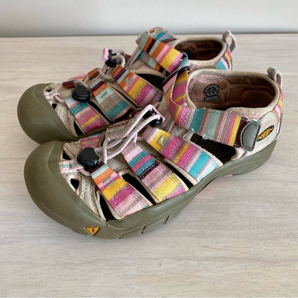 Keen Newport H2 Pink Pastel Stripe Rainbow
Sandals Water Shoes Waterproof sz 3